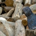 Koje DRVO najbolje greje: Mnogi ga izbegavaju, a ova vrsta ogrevnog drveta ima najveću gustinu i najduže gori