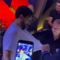 Cepaju mu majicu, a Nadežda peva Ognjenu na uvo: Ovako je Amidžić slavio, voditeljka je snimala sve