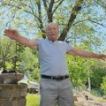 Za Slavomira iz Kraljeva kažu da je najluđi Srbin ikada! Dok su 1999. na nas padale bombe, motornim zmajem upao u vojnu bazu u…