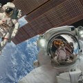 Čini nam se da astronauti lebde u prostoru nulte gravitacije, ali nije tako