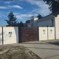 Oskrnavljena muslimanska bogomolja u Somboru! Na mesdžidu osvanuo neprimeren grafit sa likom Mladića