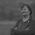 "Muž me je zbog ogovaranja okoline i ljubomore jurio sa nožem": Naša pevačica važila je za oličenje kiča i šunda, ali ju je…