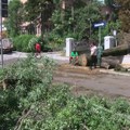 Ekipe JKP Šumadija saniraju štetu od nevremena