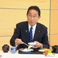 „Vrlo je ukusno“: Premijer Japana jeo morske plodove iz Fukušime, snimci postali hit na mrežama