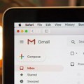 Brže i efikasnije: Gmail vam sada omogućava da na mejlove reagujete emotikonima