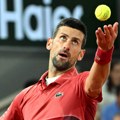 Igrao do jutra, pa se pozvao na žurku! Novak napravio spektakl na terenu: "Zovite i mene!"