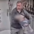(Uznemirijući video) nezapamćen užas na aerodromu u Moskvi: Muškarac bacio bebu na pod, u teškom je stanju!
