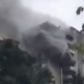(Video) Vatra progutala hotel u Ukrajini: Spasioci evakuisali 15 ljudi iz zapaljenog hotela, među povređenima i deca