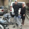 Jedna žena – šest pomagala: kolica i hodalice stigle u mitrovačku bolnicu
