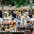 FOTO, VIDEO: Gužva u Gradskoj bašti – posetioci uživali u vinima, sirevima i banatskim delicijama