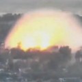 (Video) Rusi bacili jednu od najrazornijih bombi u arsenalu: Širi se jezivi snimak sa prve linije fronta u Ukrajini