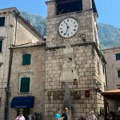 Masovna tuča na rivi u Kotoru, mladić završio sa izlomljenom nogom: Među kavgadžijama i maloletnik