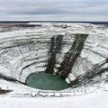 Ogromna rupa koja u sebe bukvalno usisava avione i helikoptere: Rudnik dijamanata je misteriozno napušten, a sada Rusi…