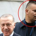 Svi govore o liku od dva metra koji prati Erdogana: Nije skidao pogled sa njega tokom posete Grčkoj