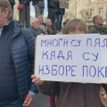 Srbija: Nastavljaju se protesti opozicije zbog izbornih nepravilnosti, paljenje sveća za Olivera Ivanovića