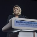 Pred Marine Le Pen teška borba za većinu na francuskim izborima