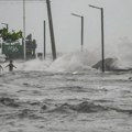 Snažna oluja i poplave pogodili sever Filipina, dve osobe poginule, obustavljena nastava