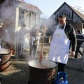 FOTO, VIDEO Poljoprivrednici ponovo kuvali za novosadske studente: "Da znaju da nisu sami u ovome"