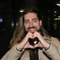Princ od Vranje stigao u Srbiju: Stefan doleteo iz Bazela, nasmejan i raspoložen pozirao i slao "srce" svima