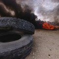 (FOTO) Gore gume i smeće kod Koteža: Požar gasi šest vatrogasaca