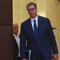 Vučić drži predavanje stranim studentima