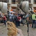 (VIDEO) Ponovo incidenti u Bloku 4: Radnici i investitor guraju građane