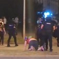 Novosadski PMF optužio policiju za nasilje nad učesnicima komemorativne šetnje