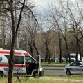 Младић избоден ножем у Раковици: Ужас испред продавнице, превезен на реанимацију с тешким повредама