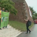 Dan pobede u Beogradu: Aktivisti ZLF poželeli da "padne sila i nepravda", baš kad je delegacija SPS stigla do Grobnice…