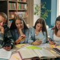 Kanada "prati trend": Predložena zabrana društvenih mreža za decu