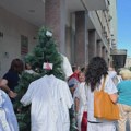 Radnice "Apoteke Beograd" performansom ispred Skupštine grada protestovale zbog ugroženog opstanka te ustanove