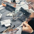 Pametni telefoni se lakše popravljaju, ali je servisiranje skupo