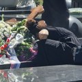 Mala Cana došla na grob Amdrije Bajića, pa napravila skandal zbog sahrane Olivere Katarine: Nariče na sav glas
