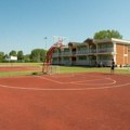 Zahvaljujući donaciji čačanske firme rekonstruisani sportski tereni u čačanskom odmaralištu “Ovčar“ u Ulcinju
