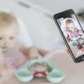 Родитељи, добро размислите пре него што објавите слику детета! Шерентинг је све чешћа појава, а последице могу бити много…