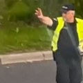 VIDEO: Policajac u BiH iskače iz žbunja s radarom i zaustavlja automobil - usledile burne reakcije