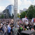 Učesnici opozicionog protesta „Srbija protiv nasilja" šesti put se okupili pred Skupštinom