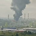 Veliki požar u Sankt Peterburgu: Gori hangar, sa vatrenom stihijom se bori 60 vatrogasaca, čule se eksplozije (video)