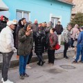 "Škola nije bezbedna, ispisaću svoje dete": Roditelji protestovali ispred OŠ u Subotici zbog osmaka koji je pretio smrću…