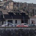 Požar progutao krov kuće u Nišu: Izgorelo i celo potkrovlje, nagoreo i dimnjak susedne kuće, nema povređenih