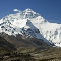 Vojnici sa Mont Everesta uklonili 11 tona smeća, četiri ljudska tela i kostur
