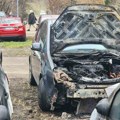 "Ne znamo ko ovo radi i zbog čega": Građani zabrinuti nakon požara na parkingu na Banjici: "Videli smo na kamerama..."