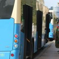 VIDEO Vozač JGSP "Novi Sad" gurao putnice: Suspendovan sa posla, biće podneta disciplinska prijava