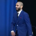 Svi su mislili da je čuveni novinar došao na suočavanje sa mma legendom: Neverovatna scena na UFC merenju