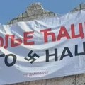 (VIDEO) Na niškoj Tvrđavi osvanuo transparent sa kukastim krstom i natpisom „Bolje ćaci nego naci“, aktivisti ga skinuli