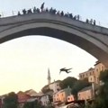 Nakon skoka sa Starog mosta u Mostaru turista napadnut od strane lokalaca (VIDEO)