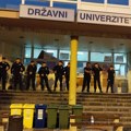 Došlo do sukoba građana i policije ispred zgrade univerziteta u Novom Pazaru