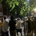 Na protestu u Nišu sukobi sa policijom, koja je bacila biber sprej na demonstante