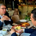 "Jaknu ću da nosim naredna tri dana", Vučić u Nišu: "Samo minut kasnije shvatio sam da su pečenica i pita sa sirom najbolji…