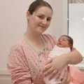 Prvorođenoj bebi 100.000 dinara, svim majkama auto-sedišta za prevoz mališana